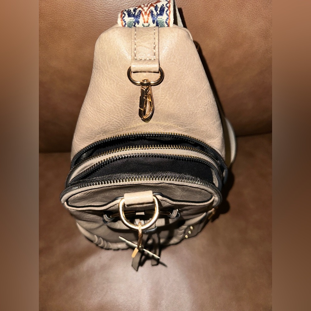 NWT Sam & Hadley Studded Deluxe Sling Tan Crossbody - Picture 3 of 11